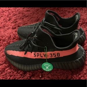 NEW Yeezy Boost 350 v2 w/Box! Back & Red